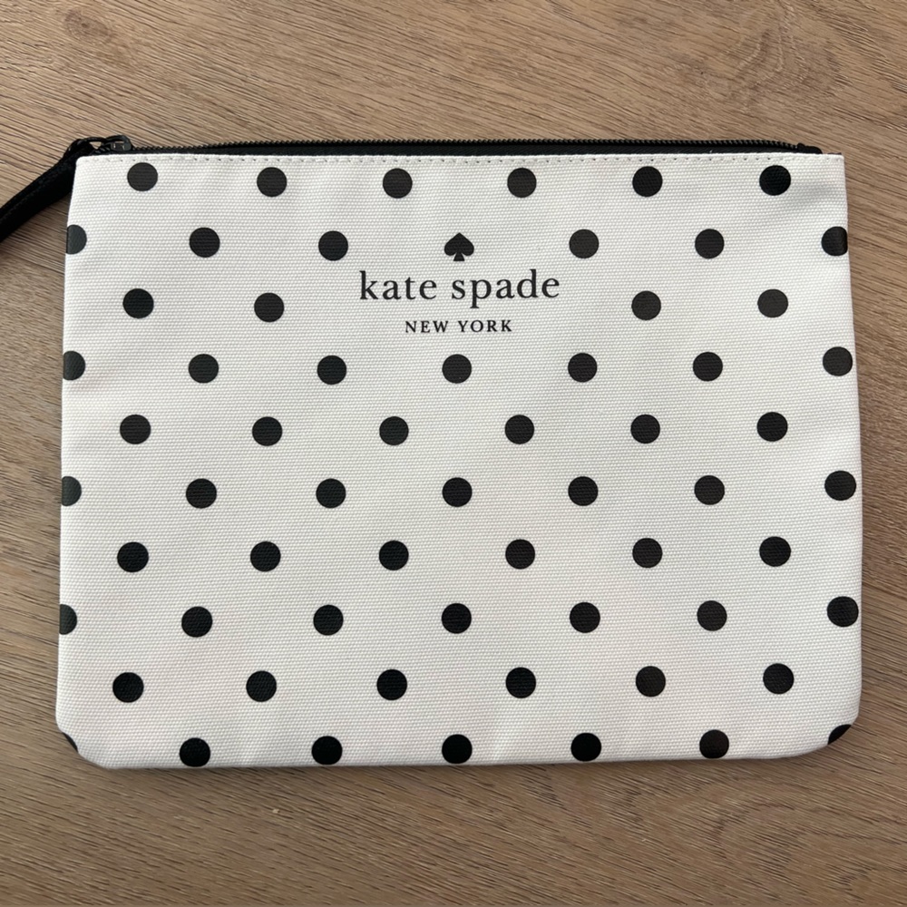 NWOT kate spade pouch